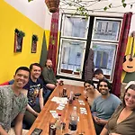 流浪汉宿舍 旅馆 *