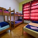 流浪汉宿舍 * 塞拉耶佛