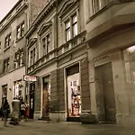 旅馆 流浪汉宿舍 *