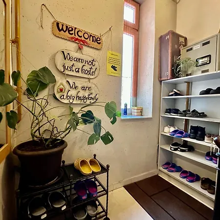 Vagabond Hostel *